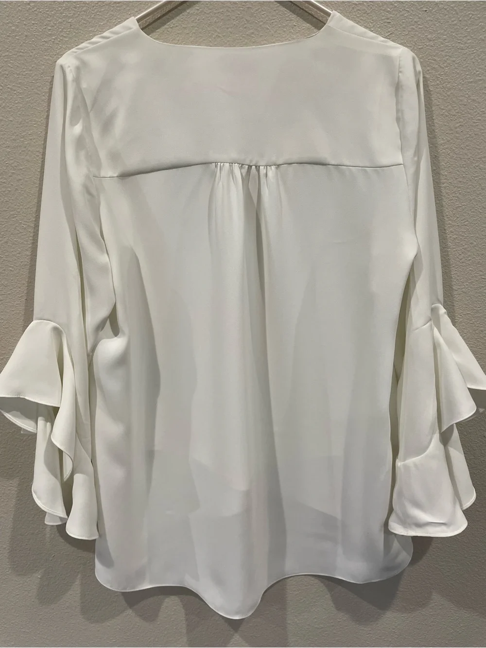 Vince Camuto White V-Neck Ruffle Sleeve Blouse - Picture 8 of 10
